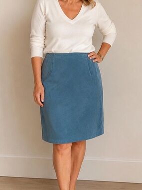 Danier Blue Suede Pencil Skirt Y2K trendy work party travel office occasion chic